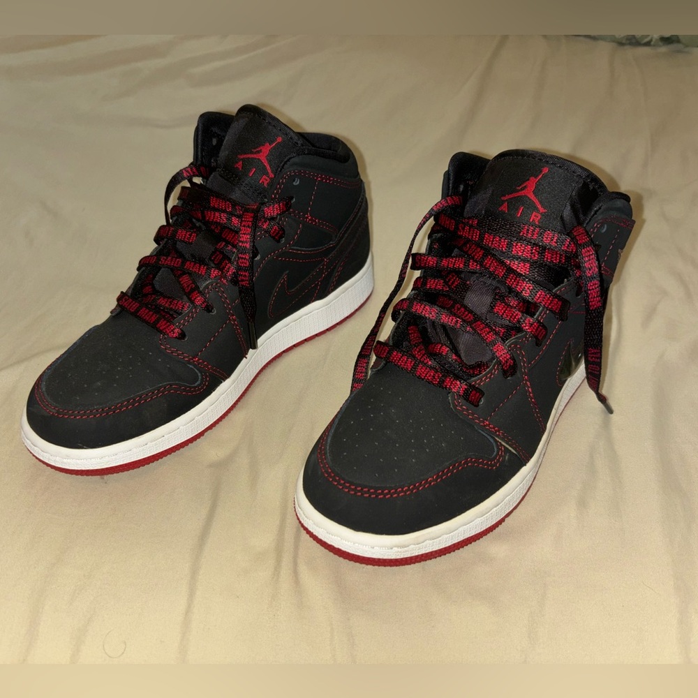 Jordan 1 Mids